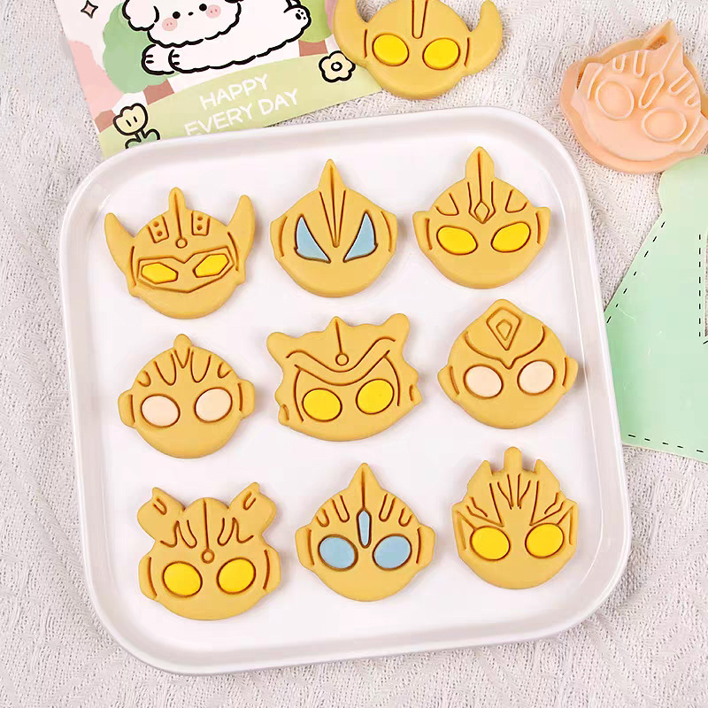 Kitchen And Baking - Cetakan Kue Seri Ultraman Anime Populer