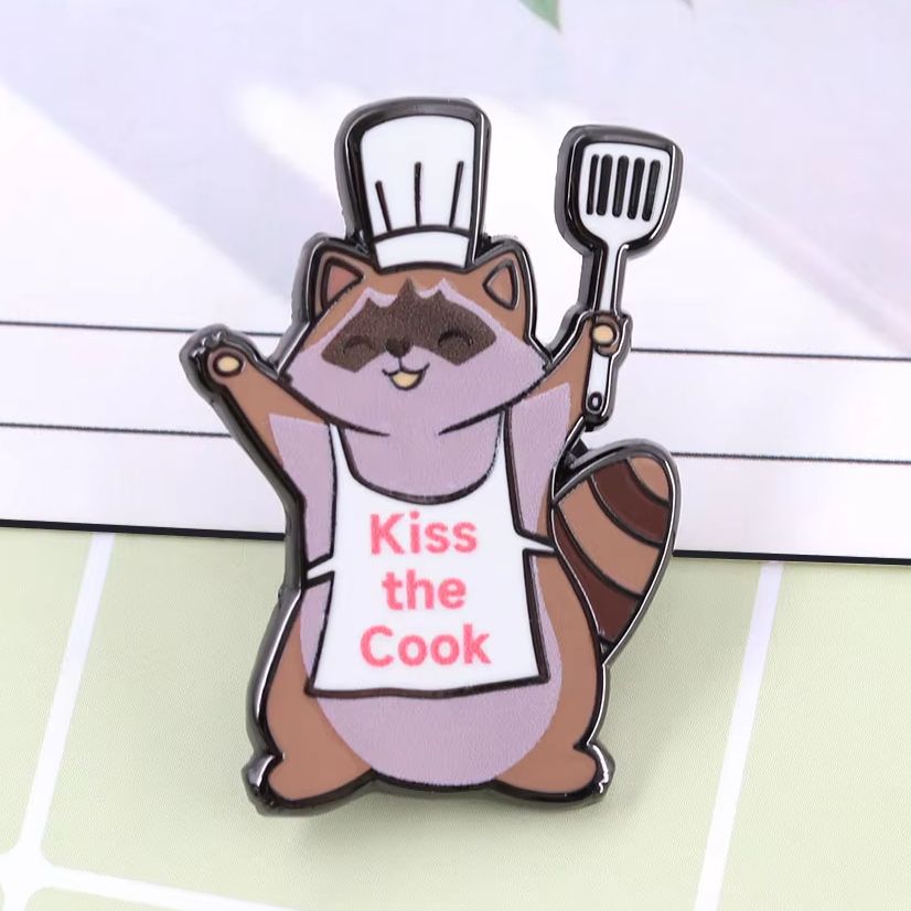 Kitchen Baker - Pin Enamel Rakun Lucu, Bros Rakun